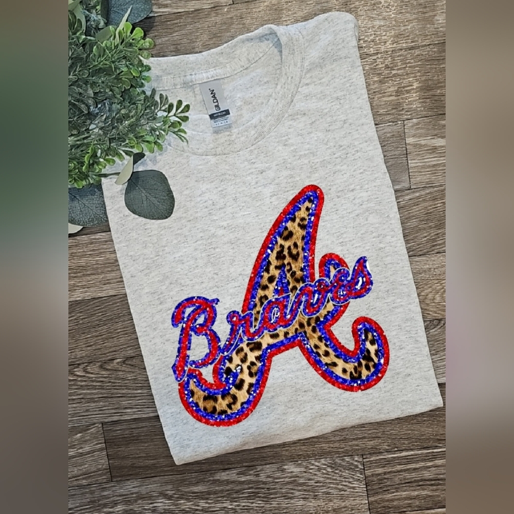 Cute Atlanta Braves cheetah print popular MLB tee